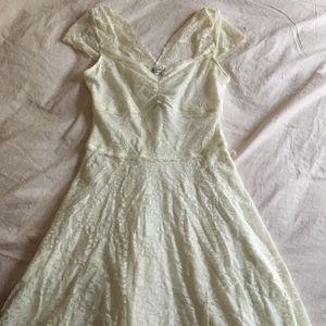 Abercrombie and Fitch white lace dress size M. NWT